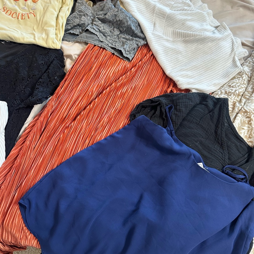 Colorful Clothing Bundle - Picture 3 of 5